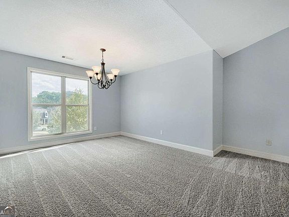 5th image of 220 Betty Ann Ln