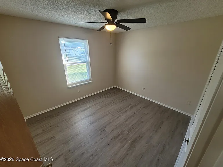 782 Simon St SE — Photo 37