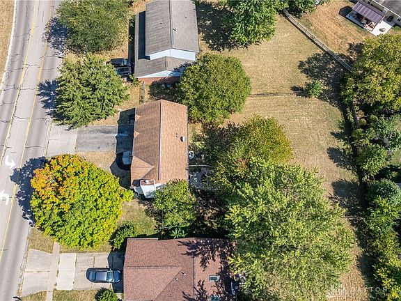 4th image of 2806 Miami Village Dr