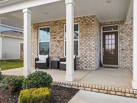 3rd image of 1064 Ewell Farm Cir