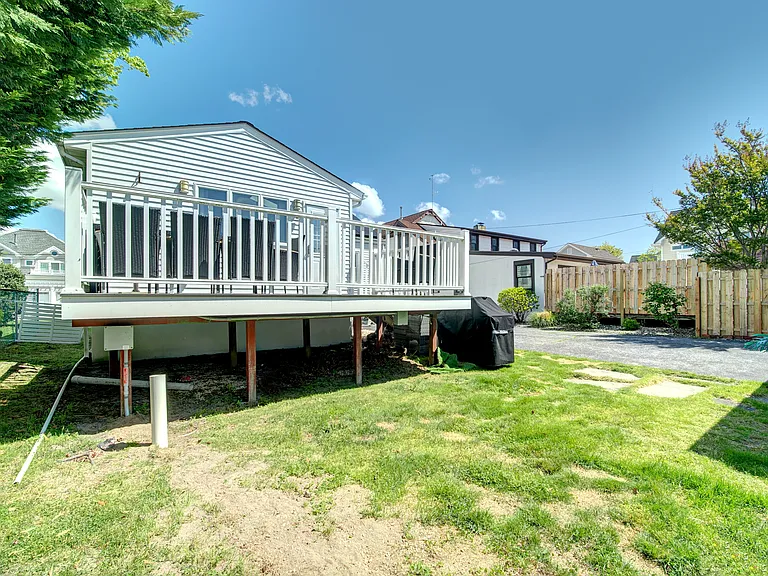 202 Homestead Ave #1 — Photo 23