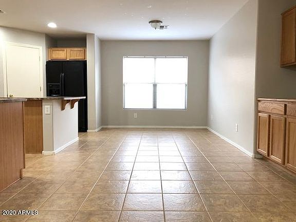 5th image of 3119 W Silver Creek Dr