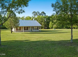 1958 Rooks Cir, Cottondale, FL 32431