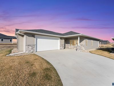 905 Tortuga Ave, Hartford, SD, 57033