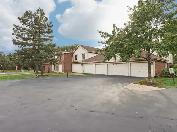 810 E Kings Row Unit 6, Palatine, IL 60074