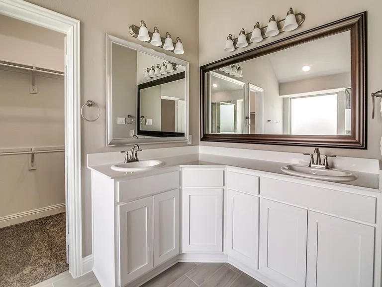 323 Sweetspire Dr — Photo 25