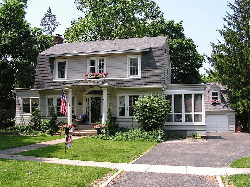 834 Forest Ave.
