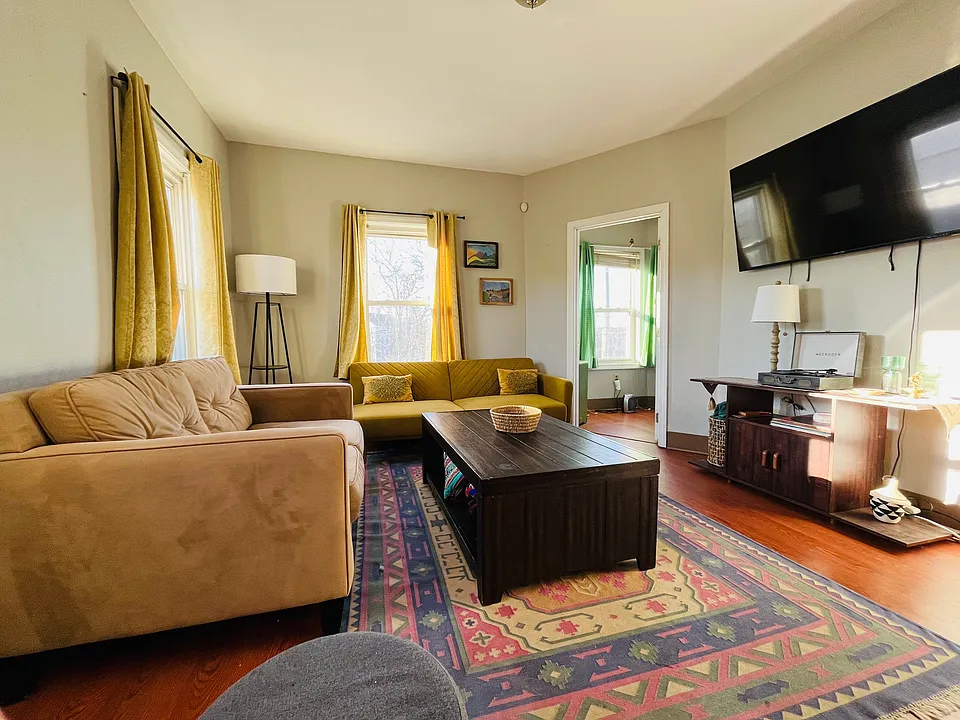 240 Taunton Ave #2