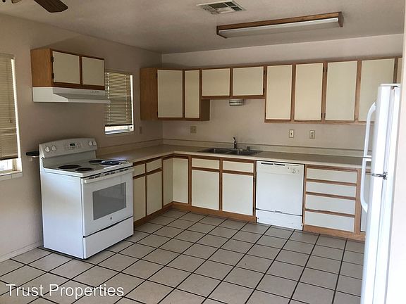 4th image of 1345 Branson Ave APT 8A