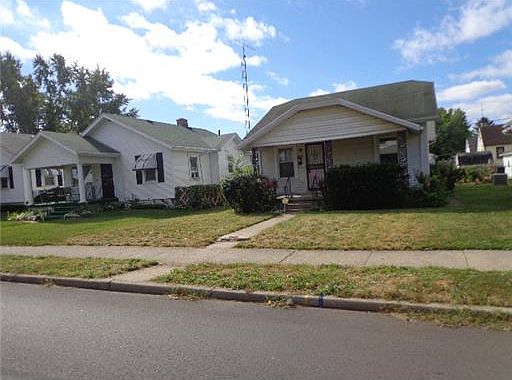 1st image of 2616 Oakridge Dr
