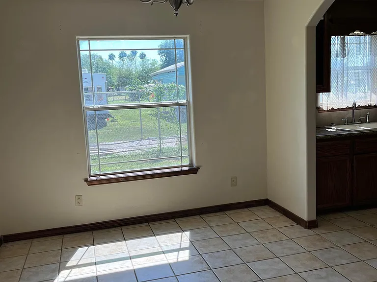 310 S Val Verde Rd — Photo 28