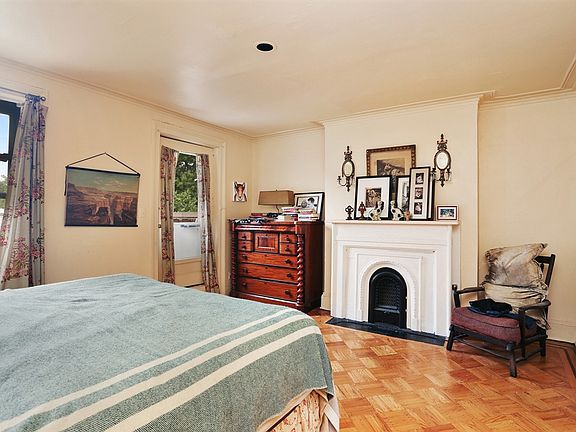 2nd image of 368 Clinton St