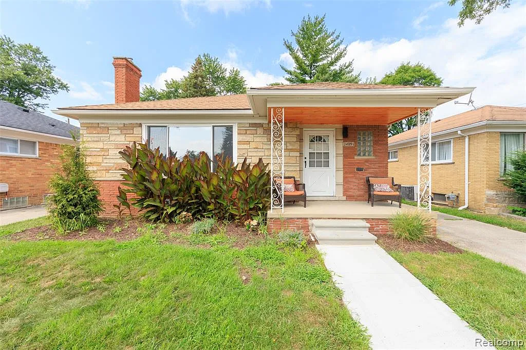 4 bed, 2.5 bath, 1760 sqft, $2,250 — Photo 1
