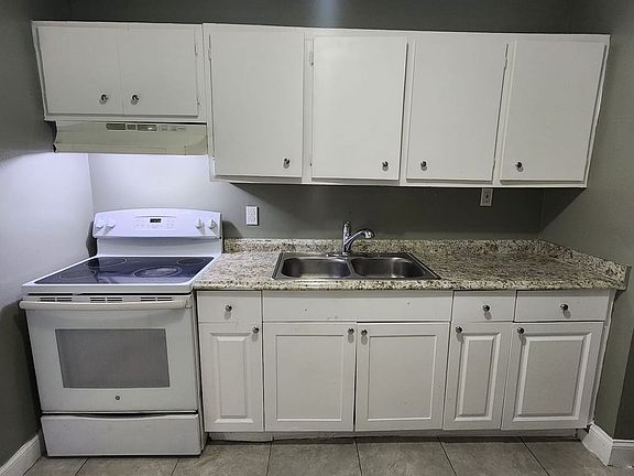 5th image of 8215 N 17th St #A-b