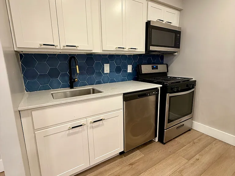 PALMETTO APARTMENTS — Photo 27