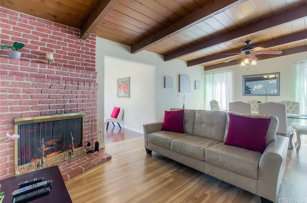 1 bed, 250 sqft, $1,199 — Photo 3
