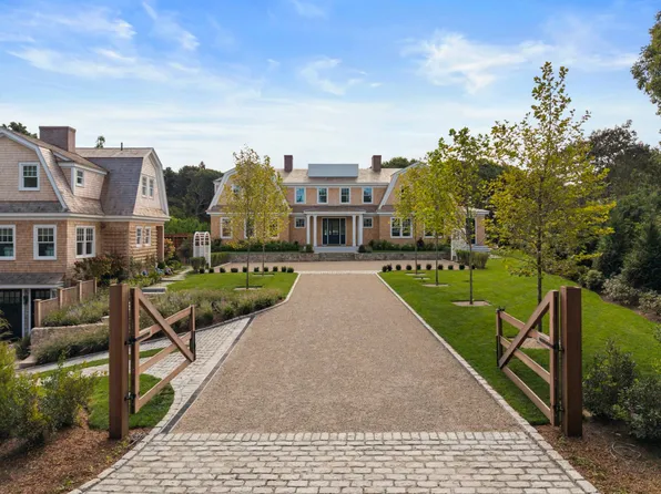 7 Brewster Rd, Nantucket, MA 02554