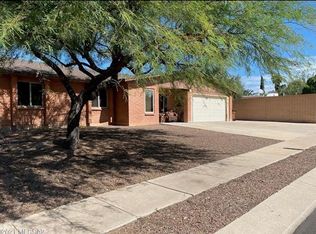 8121 N Bayou Dr, Tucson, AZ 85741