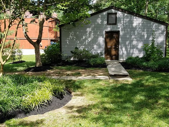 Side of Detached Garage