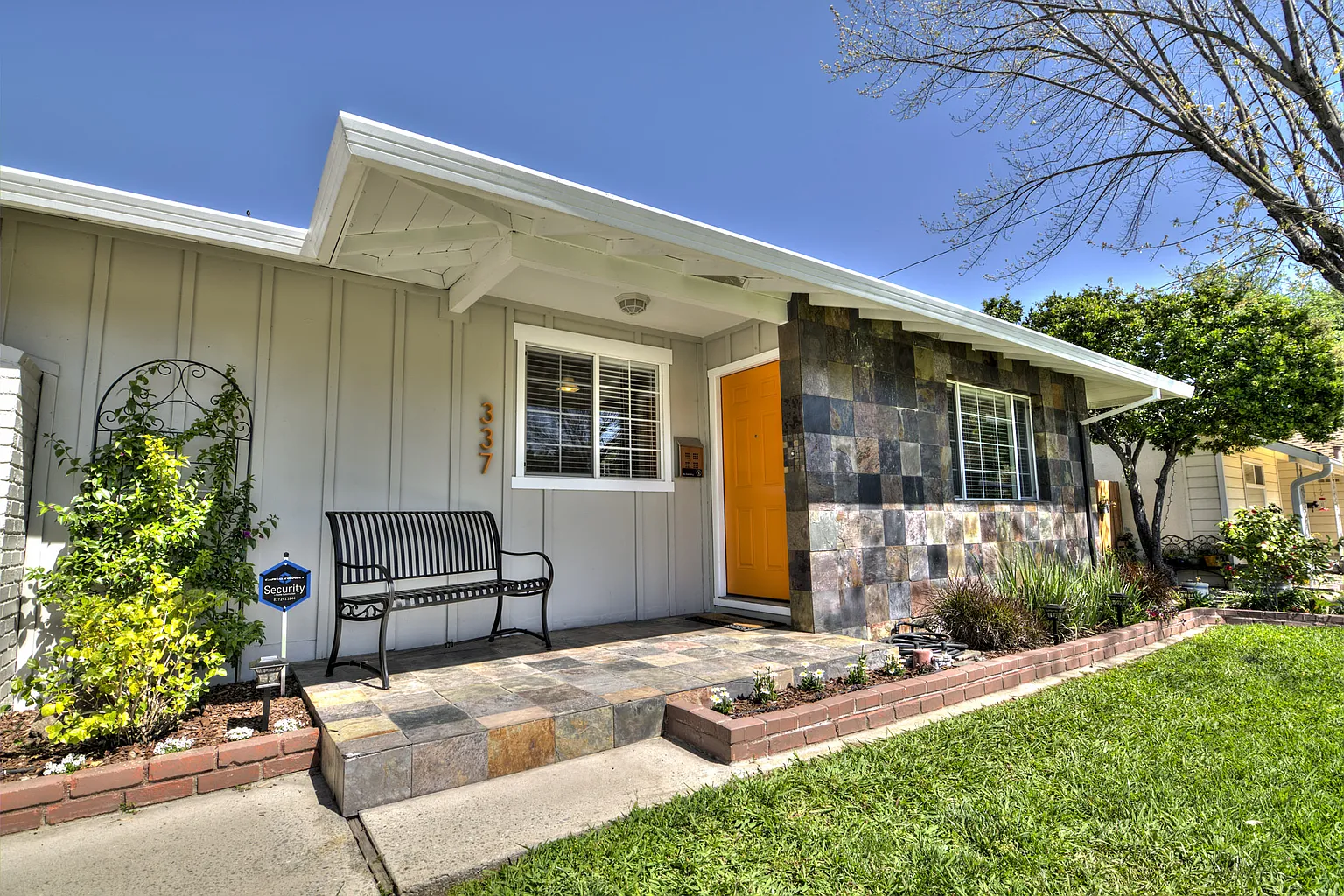 337 Evelyn Ave photo 1