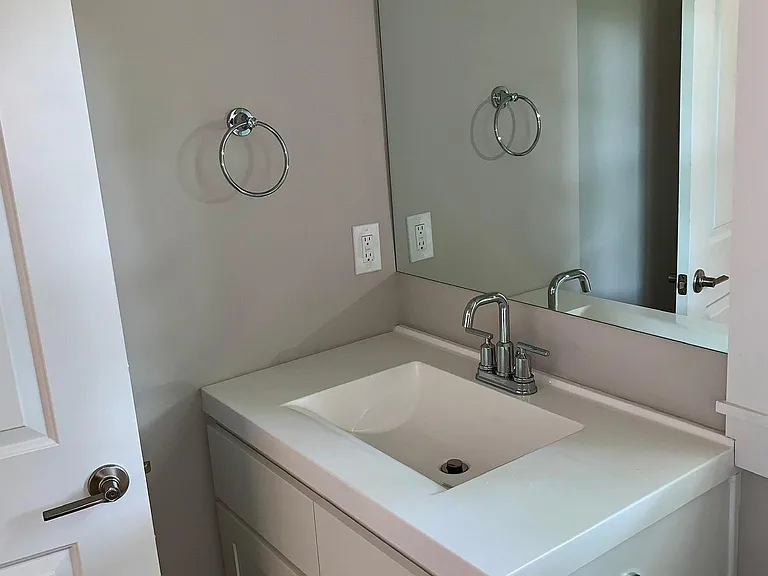 1111 E Franklin St — Photo 6