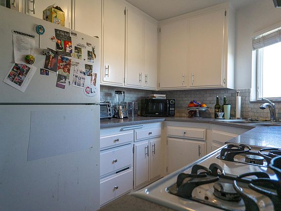 3rd image of 8038 Blackburn Ave APT 9