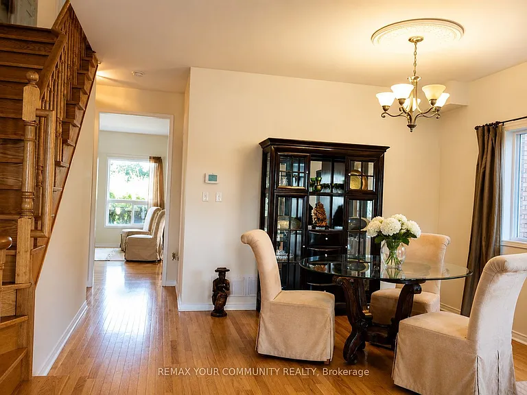 112 Barnwood Dr — Photo 5
