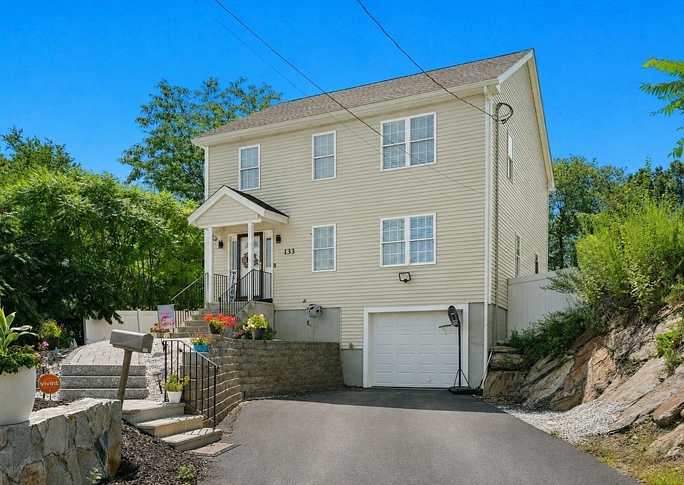 1st image of 133 Apricot St