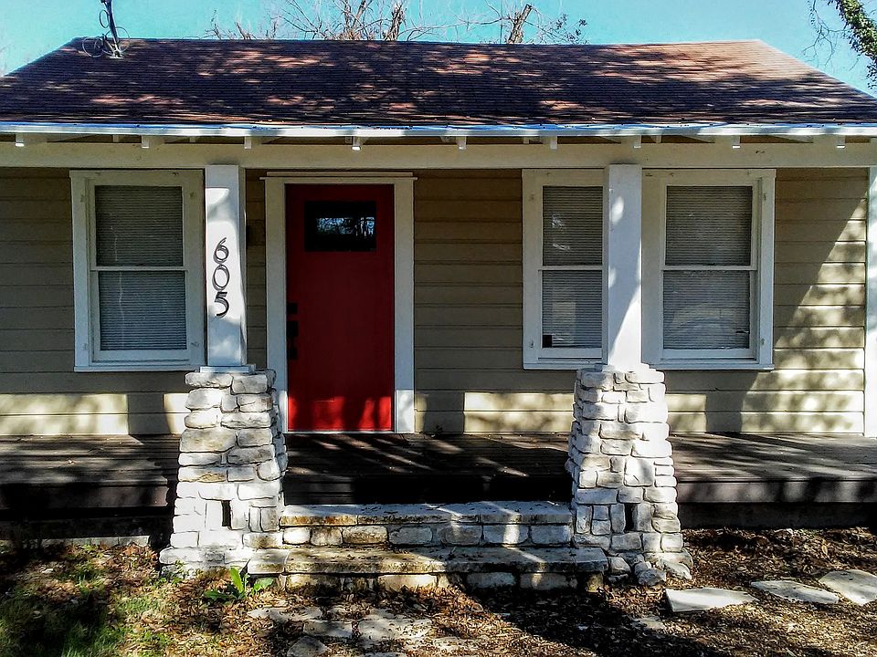 1st image of 605 W Lynwood Ave