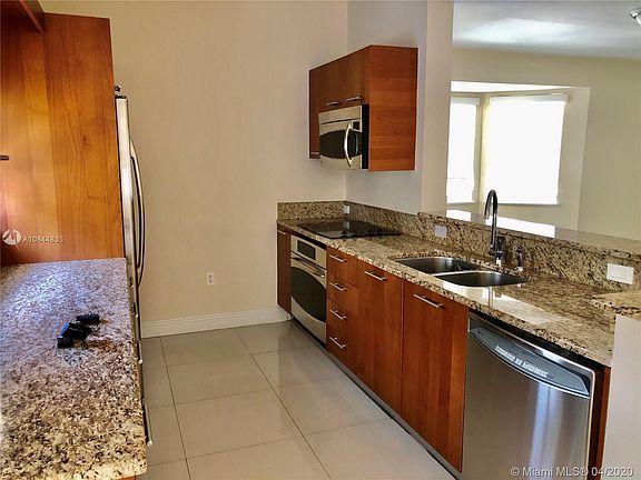 3rd image of 18451 NE 27th Pl #149