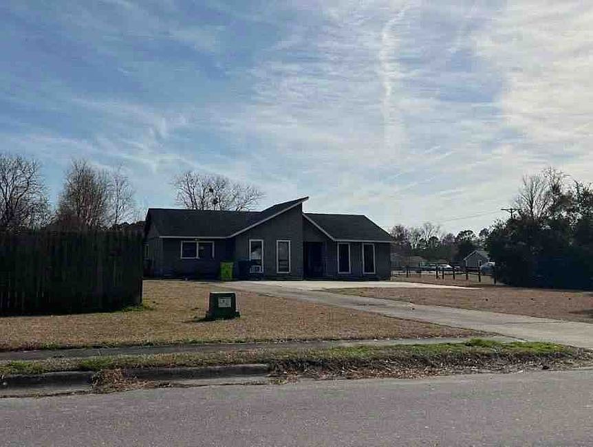 2nd image of 200 Sanders Ln