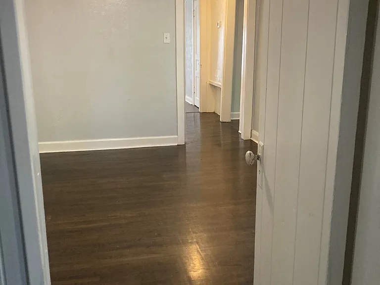 606 Morton St — Photo 4