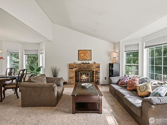 4th image of 13319 15th Avenue Ct E
