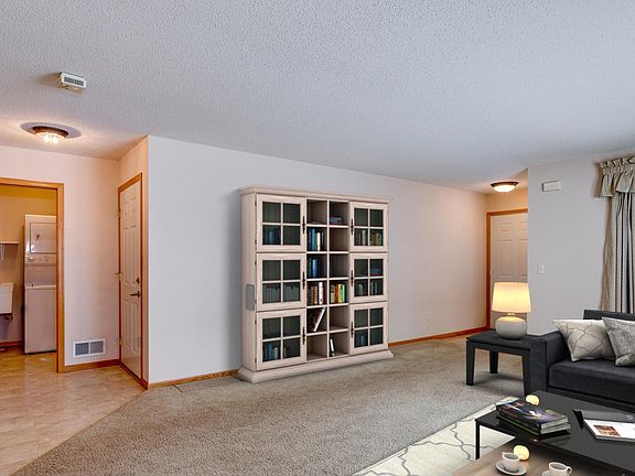 5th image of 204 7th Ave NW