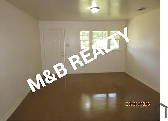 3 bed, 864 sqft, $1,100 — Photo 2
