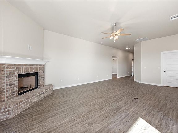4th image of 2610 Tiffin Ave