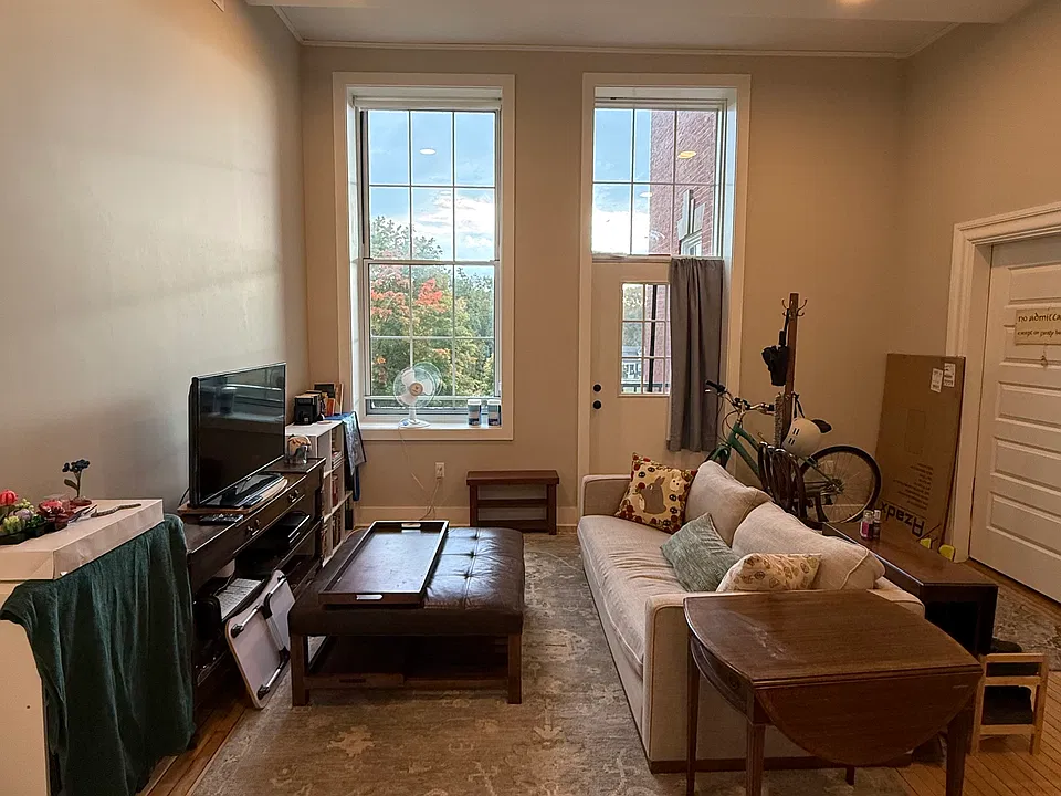 12 Bancroft St #4
