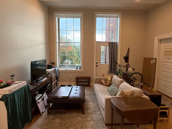 12 Bancroft St #4, Maynard, MA 01754