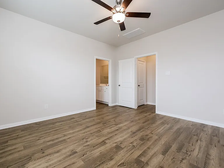 16454 Honeysuckle Hill Dr — Photo 11