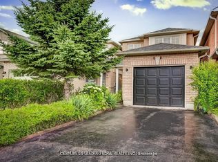 215 Andona Cres, Toronto, ON M1C 5J8