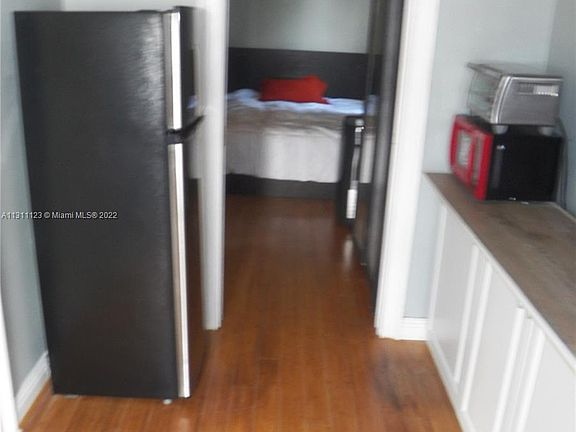 3rd image of 600 N 35th Ave Unit 2