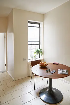 Rented by In Haus LLC | media 35