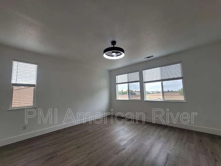 4265 Thalia Way — Photo 12
