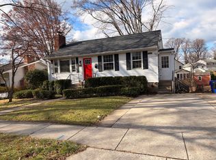 9700 Montauk Ave, Bethesda, MD 20817