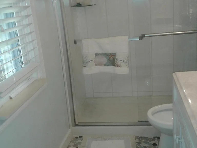 4728 Beach Dr SE #C — Photo 5