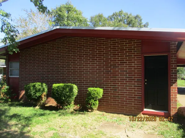 1904 S Riverview Cir, Albany, GA 31705