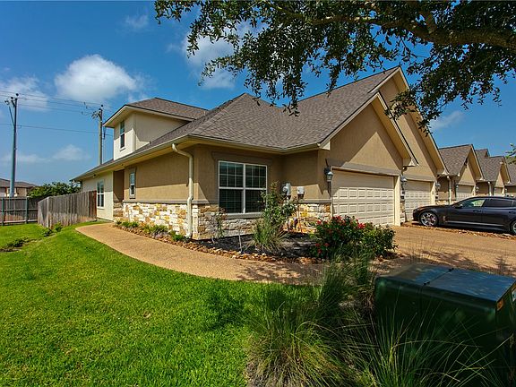 2nd image of 1447 Buena Vis