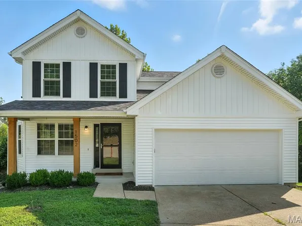 1502 Glenn Brooke Woods Cir, Ballwin, MO 63021