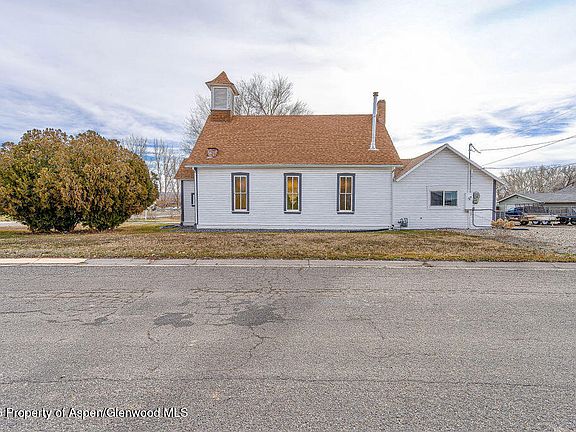 4th image of 581 Denver Ave