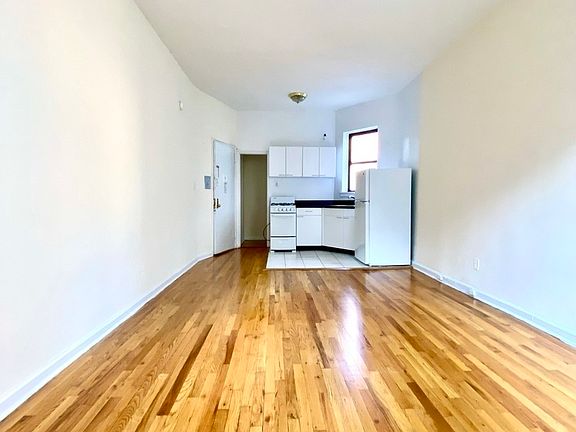 2nd image of 490 E 74th St APT 5C